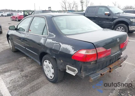 2000 Honda Accord 2.3 Lx z USA, uszkodzony, nr VIN 1HGCG6658YA026075